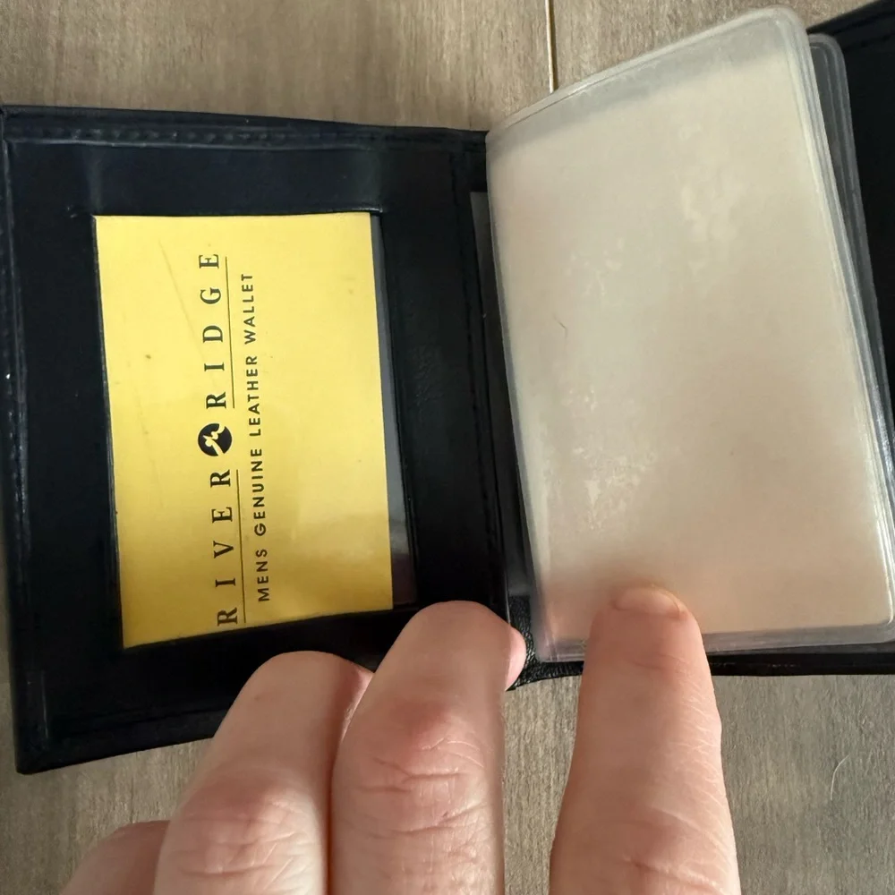 NEW River Ridge Genuine Leather Wallet‎ Black Bifold Soft Plastic Photo Slots